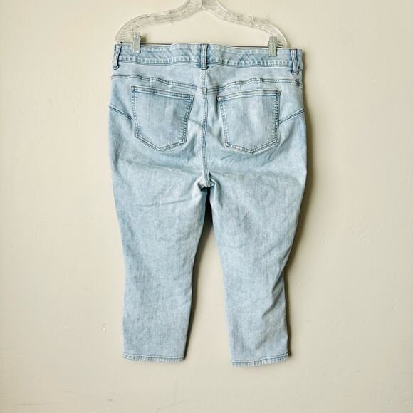 Torrid Bombshell Skinny Cropped Premium Stretch Jeans light wash woman’s 18 - Picture 7 of 10